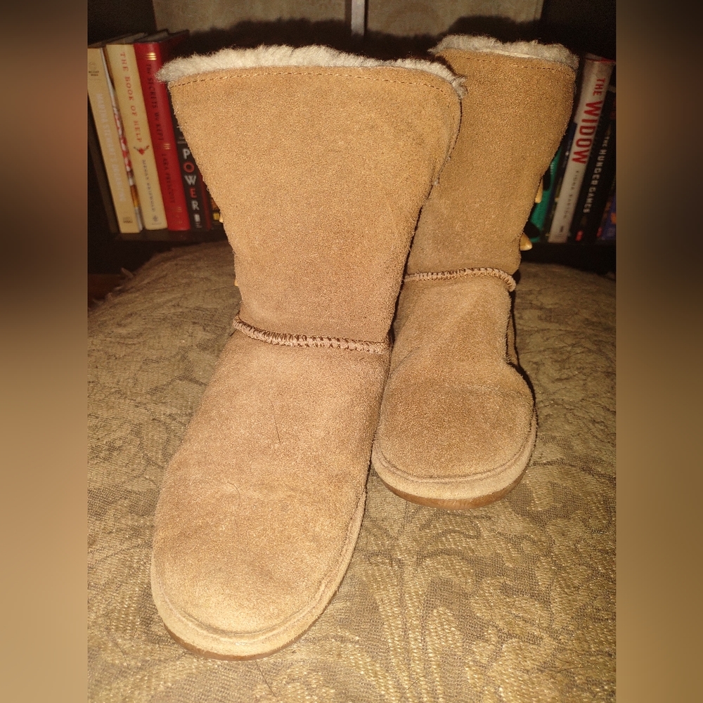 Bearpaw Winter Boots Gently Worn